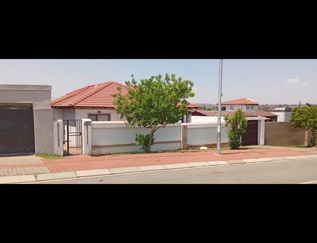 4 BEDROOM HOUSE FOR SALE IN ORLANDO